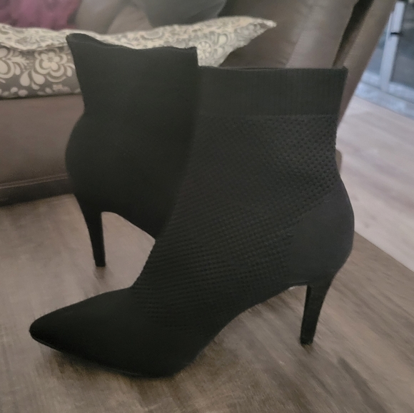 Mia Thick Knit Ankle Boot - Picture 2 of 7